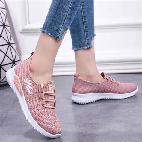 most comfortable casual sneakers women's.